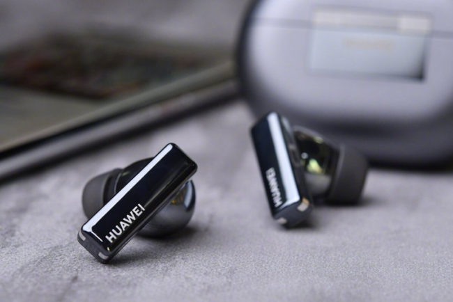 Huawei-FreeBuds-Pro-earphones-leak-out-with-very-familiar-design