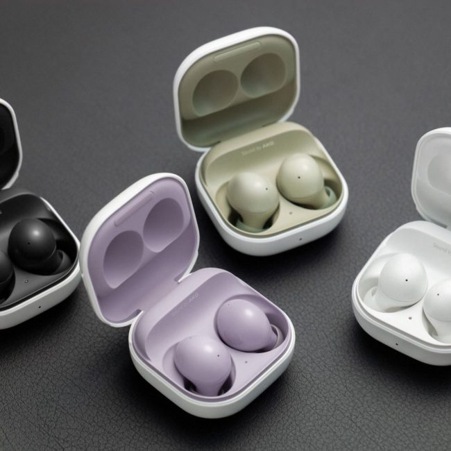 02_02_Berry_Family_01_galaxybuds2_family_graphite_white_olive_lavender_H