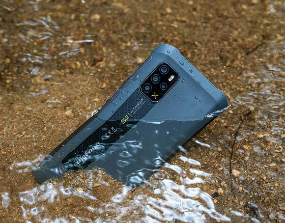 Unbreakable-smartphone-with-Dimensity-700-8128-GB-loud-stereo-speakers-560×438
