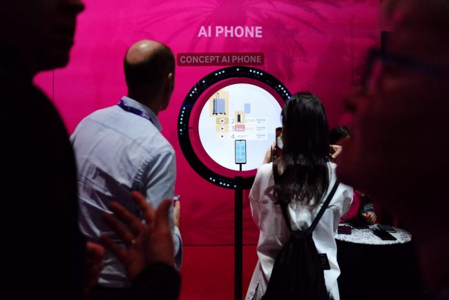 as-ai-takes-hold-of-your-smartphone-the-end-of-the-app-era-could-be-in-sight