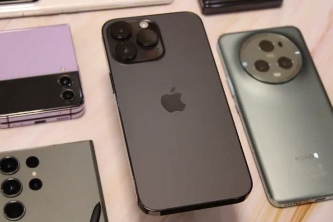 iPhone-is-boring_2682