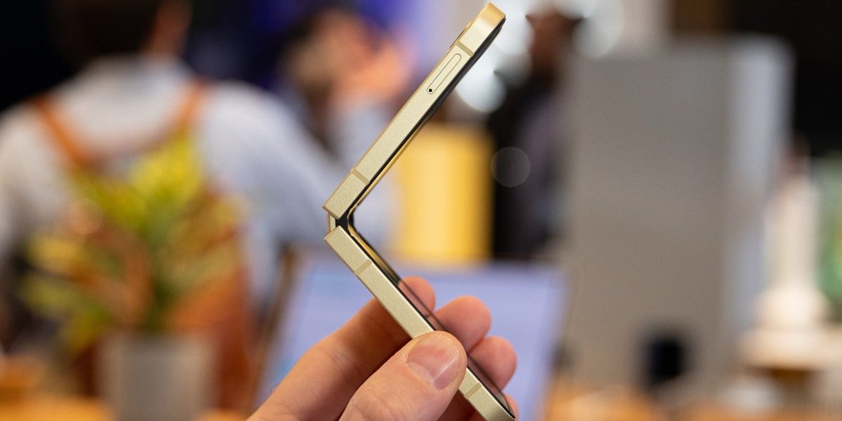 Samsung-may-be-holding-back-its-budget-Galaxy-Z-Flip-FE-foldable-for-one-unexpected-reason